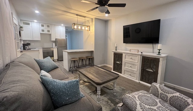 Beautifully decorated Duplex in Millington No Cleaning Fees