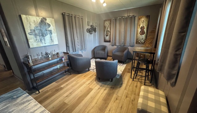 Beautifully decorated 3 bedroom house with all amenities in Spencer, NE