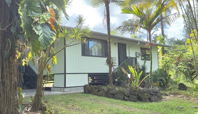 Beautifully Decorated and Remodeled in Hawaiian Paradise Park