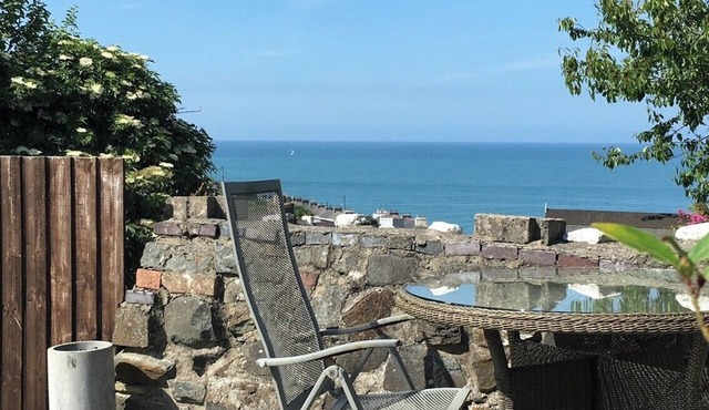 Beautifully decorated, updated period property in New Quay with garden sea views