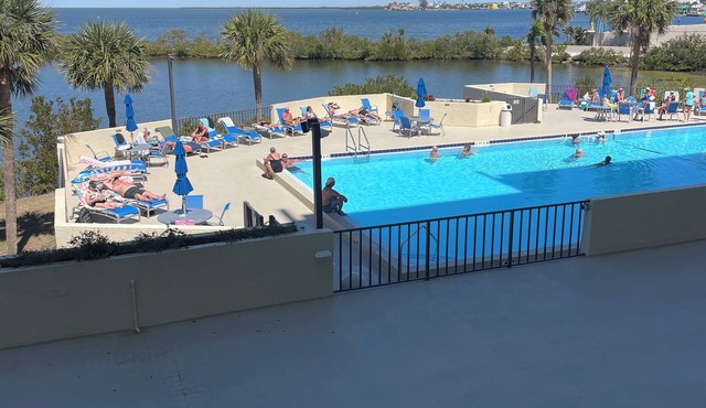 Beautifully decorated modern GULF FRONT CONDO Sleeps 4 Hudson, FL.open May 1st