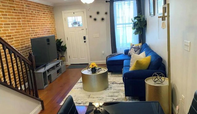 Beautifully decorated Federal Hill home w/rooftop