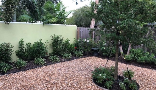 Beautifully decorated 1bdrm carriage house - 8 min walk to downtown Sarasota