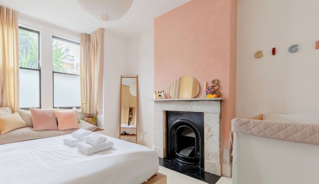 Beautifully Designed 2BD Flat, Lower Clapton