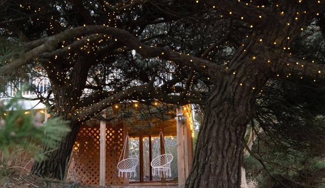 Beautifully designed-Ocean view, Hot Tub, Pool, Tennis Court + 2 King Bedrooms!