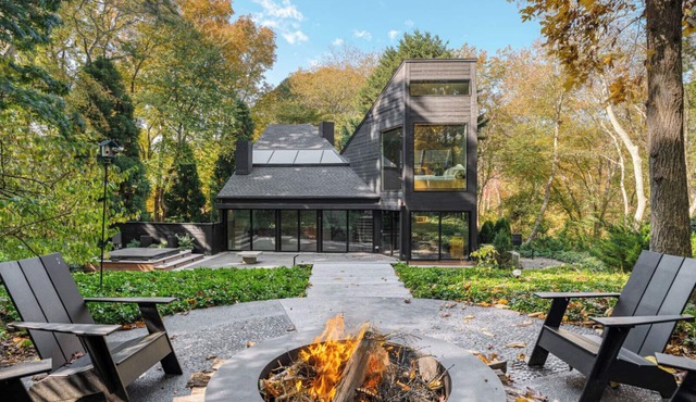 Beautifully Designed and Modern Southampton Home Surrounded by Nature,.