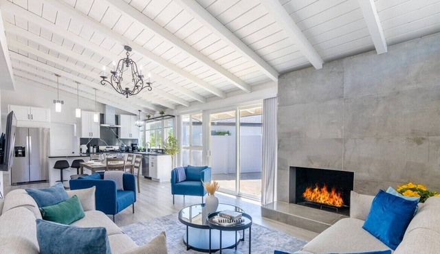 Beautifully Designed 3BR/3BA Home - Pet Friendly!