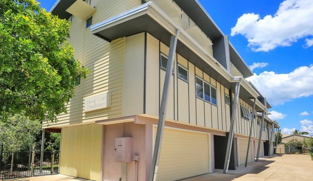 Beautifully Designed Beach Townhouse with Pool