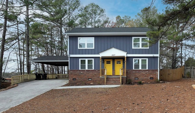Beautifully Designed New Townhome in vibrant East Point w/Electric Car Charger!