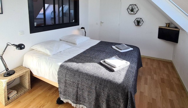 Beautifully flat in the centre of the island