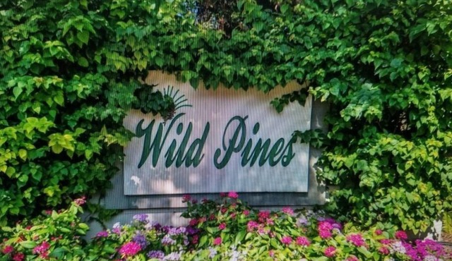 Beautifully furnished 3rd floor corner condo W/view!