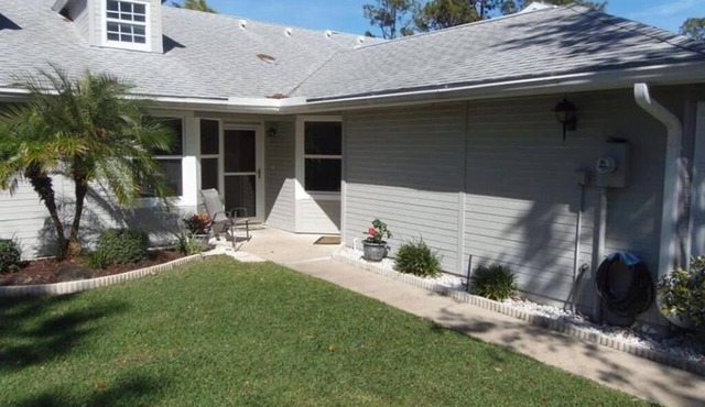 Beautifully Furnished Townhome in Great Location