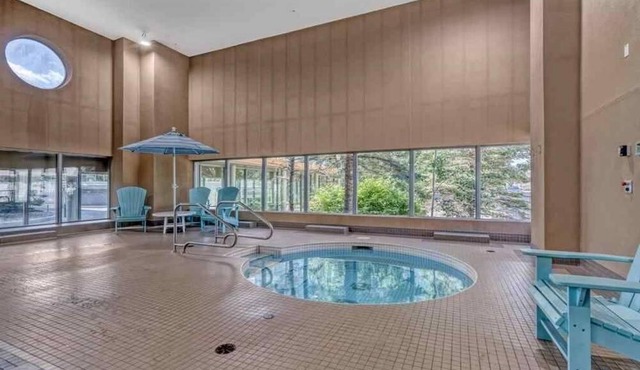 Beautifully Furnished 2B/2B Condo by Train St. 5min to Downtown