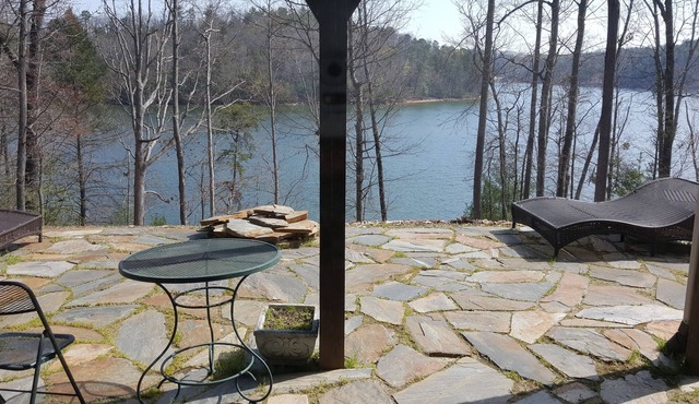 Beautifully furnished Lake Side Apartment