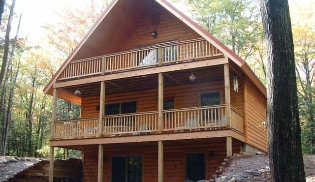 Beautifully Furnished Log Home on Secluded Shetland Creek