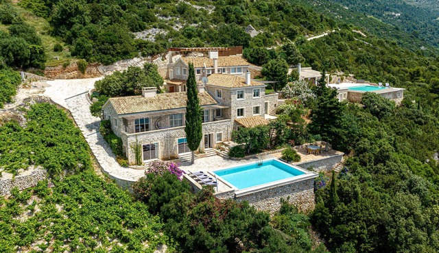 Beautifully located in a fairytale part of Pelje.