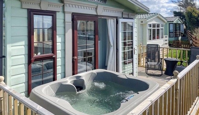 Beautifully located overlooking Luce Bay and with the added bonus of a hot tub.