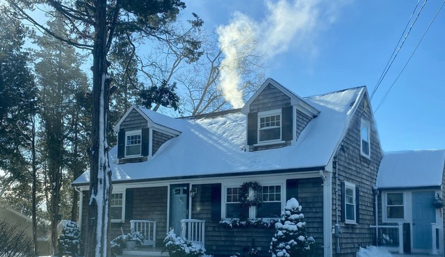 Beautifully Maintained Home 1/2 mile from Beach!