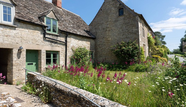 Beautifully presented dog friendly - Bea's Cottage