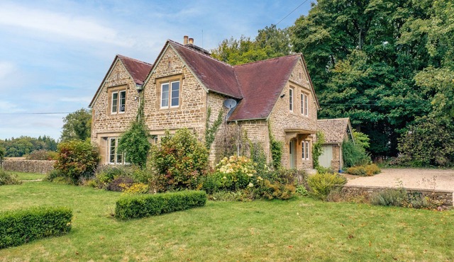 Beautifully presented dog friendly - Cotswold Cottage