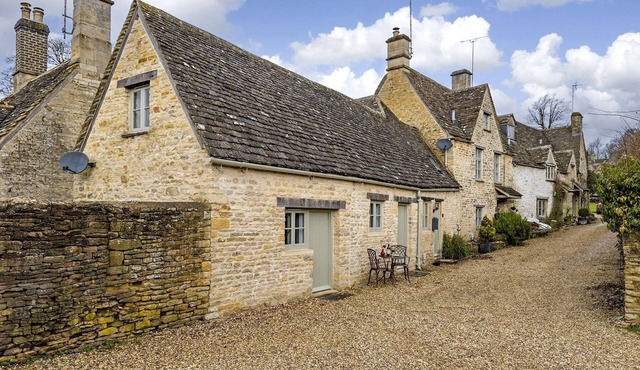 Beautifully presented Grade II listed - Little Bird Cottage