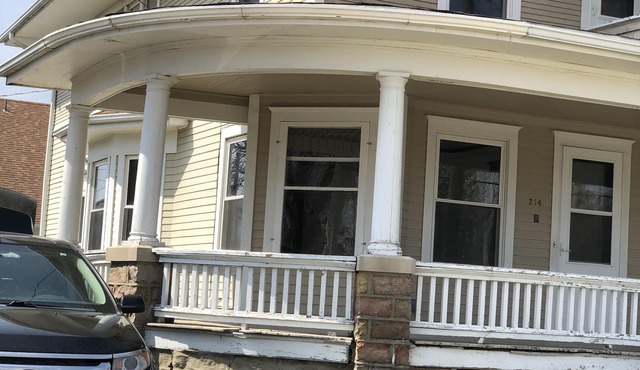 Beautifully preserved 5 bedroom home for gathering family and friends!