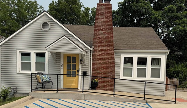 Beautifully remodeled historic home steps away from downtown Lee's Summit, MO