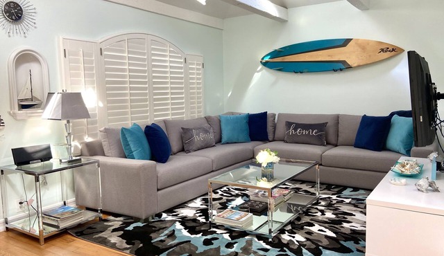 Beautifully Remodeled Luxurious Beach House 1.5 Blocks from the Beach