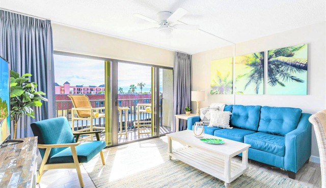 Beautifully Remodeled Beach Condo with Oceanfront Pool and Resort Amenities