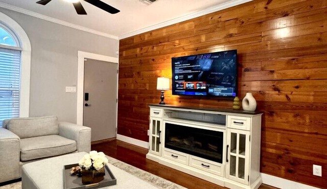 Beautifully Remodeled Home – Perfect Location, Sleeps 8