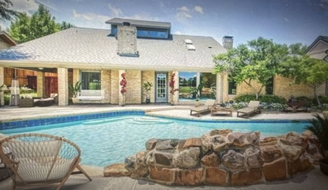 Beautifully Remodeled Property w/Pool on Golf Course- easy access to all DFW