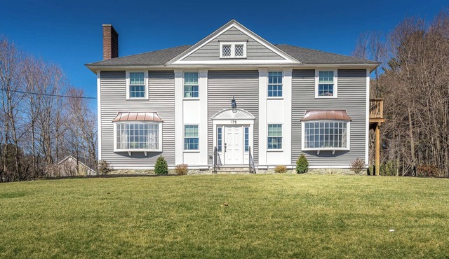 Beautifully Remodeled Colonial Charmer - 3 Bed, 2 Bath near Tuscan Village!