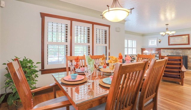 Beautifully remodeled Craftsman Bungalow- Close to Coors Field- Denver Highlands