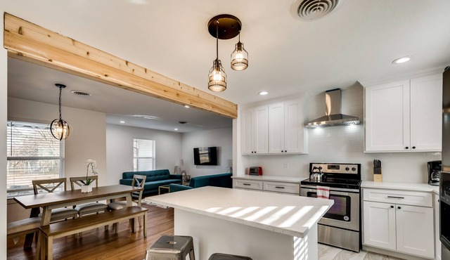 Beautifully Remodeled Home - 10 min. to Downtown!