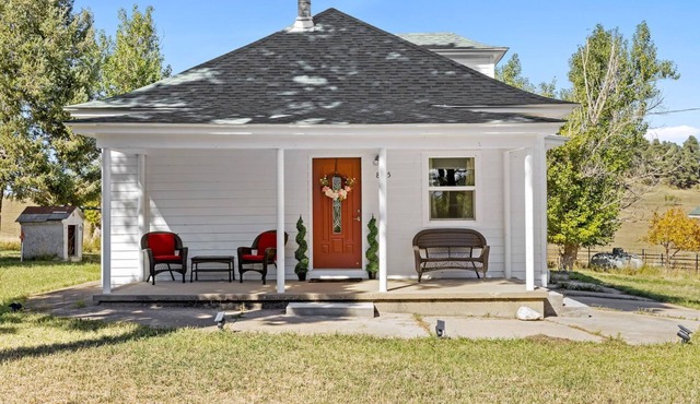 Beautifully remodeled ranch house in the mountains of Rye, CO