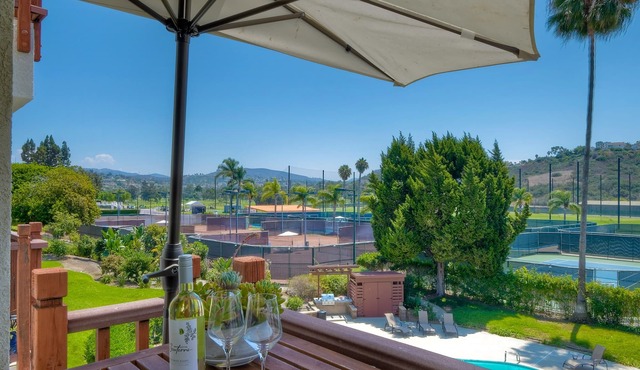 Beautifully Remodeled Private Balcony W/ Pool View
