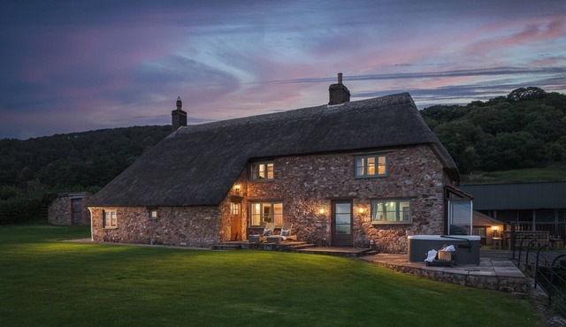 Beautifully Renovated Farmhouse With Stunning Views