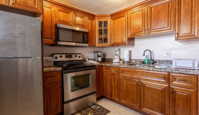 Beautifully Renovated Palm Beach Gardens Apartment