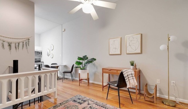 Beautifully Renovated 3 level Unit in Historic Downtown Fredericksburg