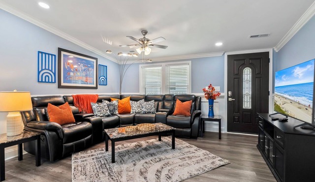 Beautifully Renovated 4 Bedroom Home in Little River! Sleeps 8!