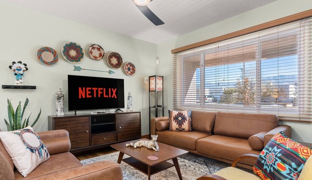 Beautifully Renovated Southwest Home 3B/2B, $2520/month over winter, Book Now!