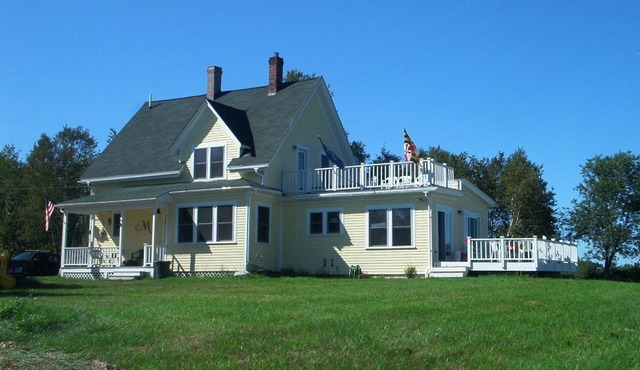 Beautifully Renovated 4 Bedroom Farmhouse