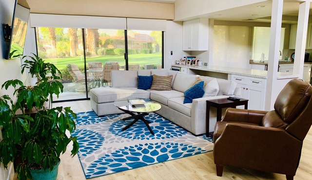 Beautifully Renovated 2/2 in Monterey CC with Mountain Views