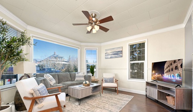 Beautifully renovated Victorian, walk to downtown/breweries