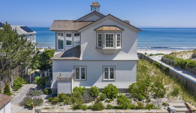 Beautifully renovated OCEAN-FRONT luxury home on private beach