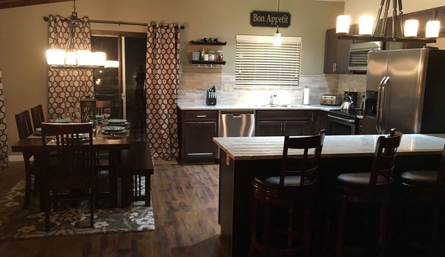 Beautifully Renovated South Lake Tahoe Condo Minutes To Casinos, Ski & Beaches