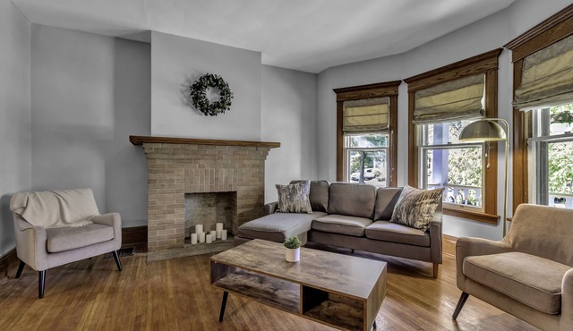 Beautifully Renovated 3 bedroom Elmwood Village Apt