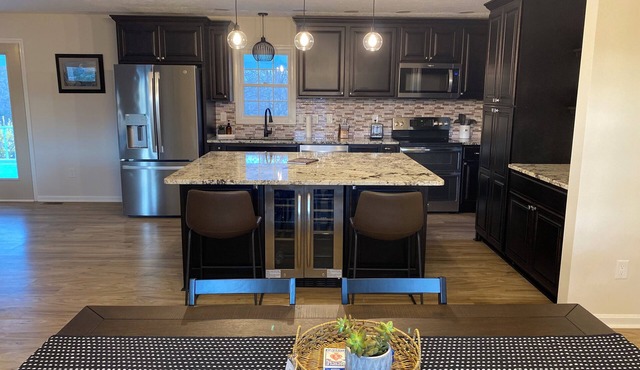 Beautifully Renovated 3-Bedroom, 3-Bath Home in Taswell, Indiana