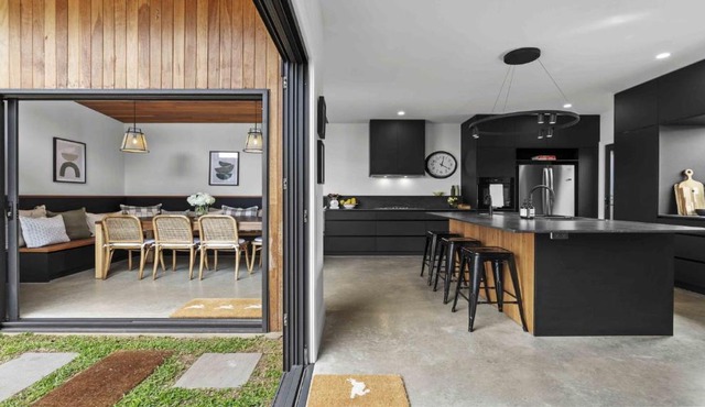 Beautifully Renovated Period Property Walking Distance To Cbd