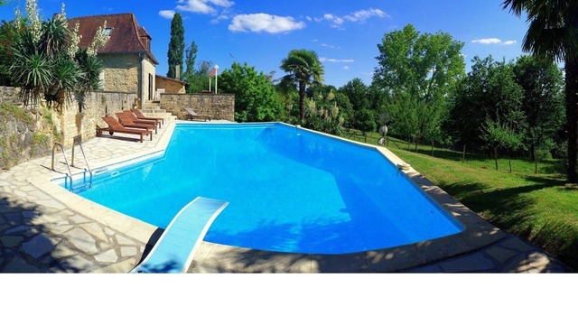 Beautifully renovated country house in fantastic location and a vast private pool!